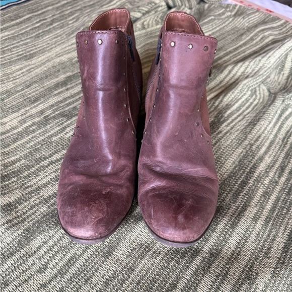 boc Women's brown leather/suede Ankle Booties - Picture 1 of 5